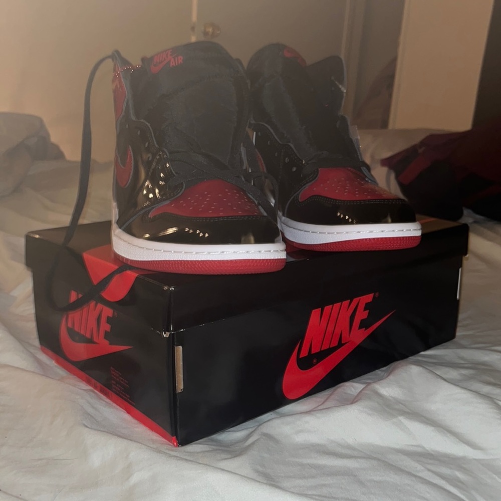 BRAND NEW PATENT BRED JORDAN 11s SZ 10